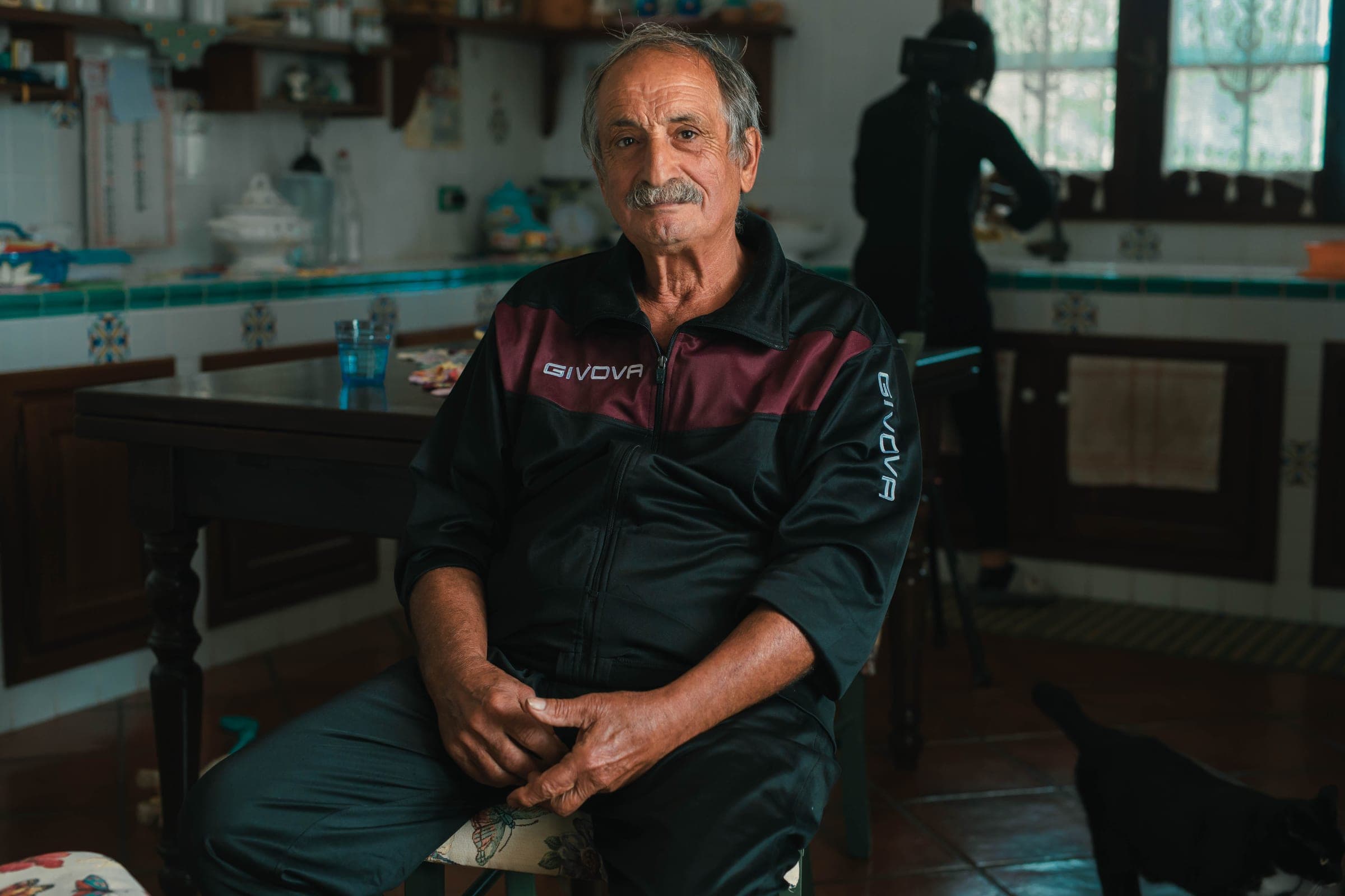 Isole Minori — boats pulled ashore